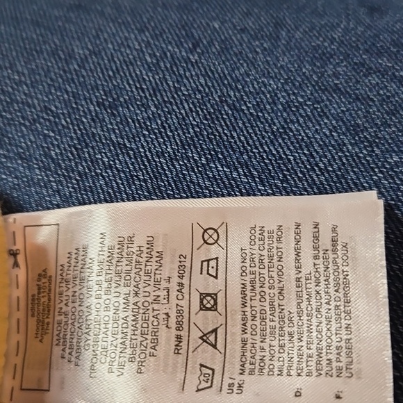 Adidas Light Yellow Shorts, EUC XL - Picture 6 of 7